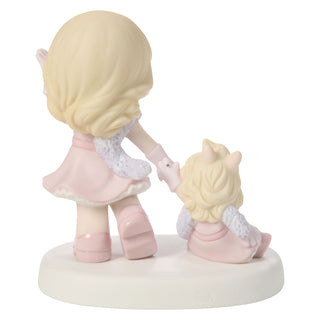 Precious Moments Disney Showcase: The Muppets Girl with Miss Piggy Figurine sparkle-castle