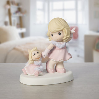 Precious Moments Disney Showcase: The Muppets Girl with Miss Piggy Figurine sparkle-castle