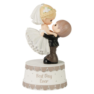 Precious Moments: Groom Lifting Bride Wedding Musical Figurine sparkle-castle