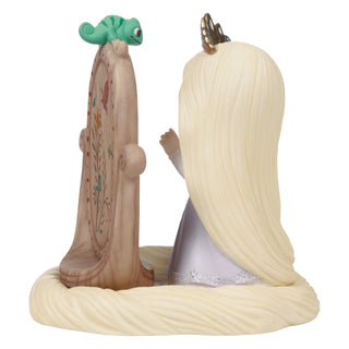 Precious Moments Disney Showcase: Rapunzel with Mirror Figurine sparkle-castle