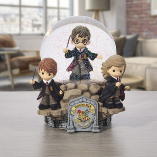 Precious Moments Wizarding World: Harry Potter With Friends Water Globe sparkle-castle