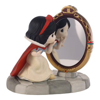 Precious Moments Disney Showcase: Snow White with Mirror Figurine sparkle-castle