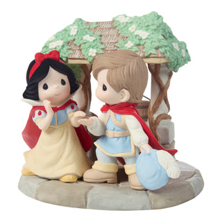 Precious Moments Disney Showcase: Snow White with Prince by Well Figurine sparkle-castle