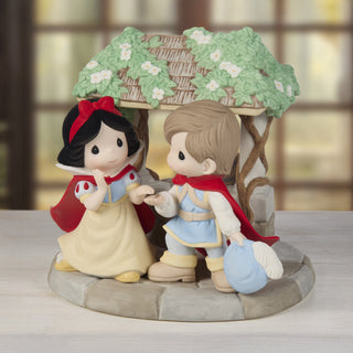 Precious Moments Disney Showcase: Snow White with Prince by Well Figurine sparkle-castle