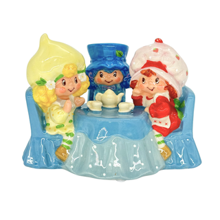 Blue Sky Clayworks: Strawberry Shortcake Berry Sweet Tea Party Figurine sparkle-castle