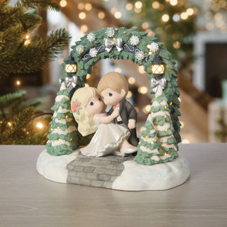Precious Moments: Winter Wedding LED Scene Figurine Limited Edition sparkle-castle