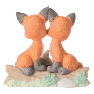 Precious Moments: Fox Couple Figurine sparkle-castle