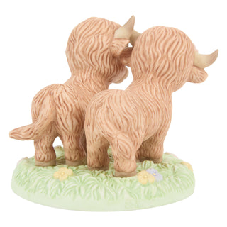 Precious Moments: Highland Cow Couple Figurine sparkle-castle