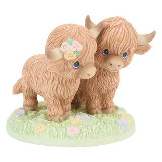 Precious Moments: Highland Cow Couple Figurine sparkle-castle