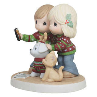 Precious Moments: Couple Taking Family Photo Figurine sparkle-castle