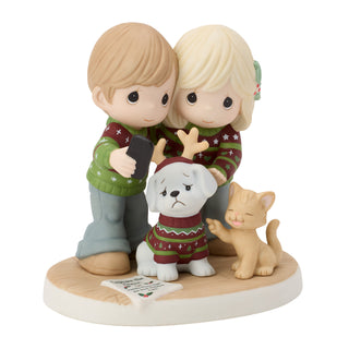 Precious Moments: Couple Taking Family Photo Figurine sparkle-castle