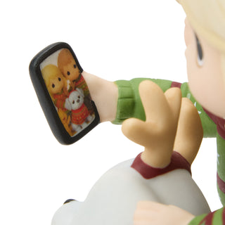 Precious Moments: Couple Taking Family Photo Figurine sparkle-castle