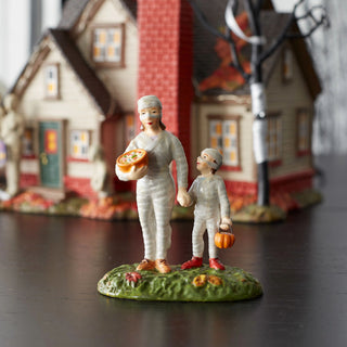 Department 56 Snow Village Halloween: Mommy Treats sparkle-castle