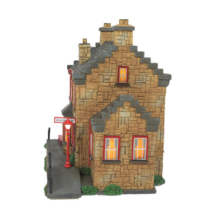 Department 56 Harry Potter Village: Hogsmeade Station sparkle-castle