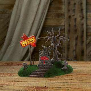 Department 56 Beetlejuice Village: Beetlejuice Cemetery Plot sparkle-castle