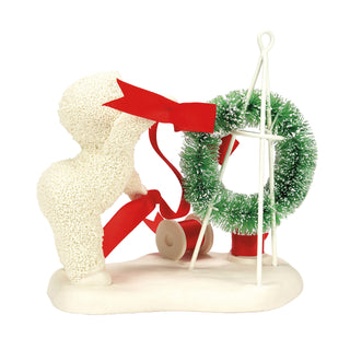 Snowbabies Christmas Jubilee Collection: A Wreath For Santa Figurine