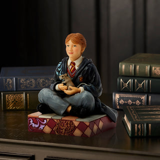 Jim Shore Harry Potter: Ron with Scabbers Figurine sparkle-castle