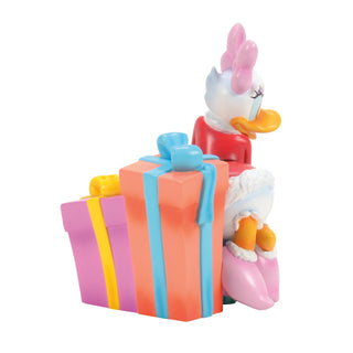 Disney Showcase: Daisy Duck with Presents Figurine sparkle-castle