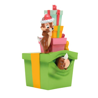 Disney Showcase: Chip & Dale In Presents Figurine sparkle-castle