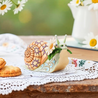 Jim Shore Heartwood Creek: Snail With Daisy Figurine sparkle-castle