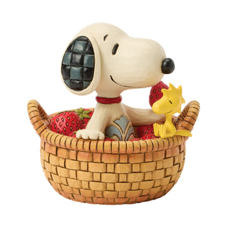Jim Shore Peanuts: Snoopy & Woodstock in Strawberry Basket Figurine sparkle-castle