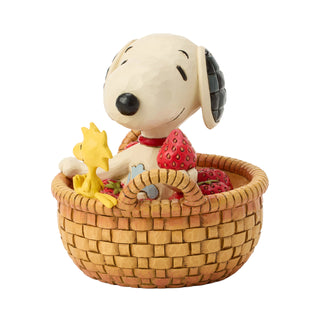 Jim Shore Peanuts: Snoopy & Woodstock in Strawberry Basket Figurine sparkle-castle