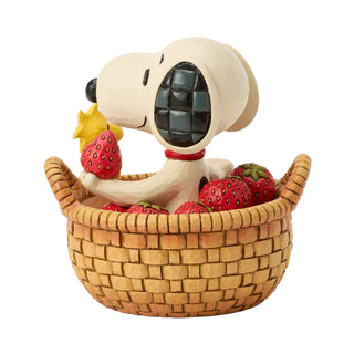 Jim Shore Peanuts: Snoopy & Woodstock in Strawberry Basket Figurine sparkle-castle