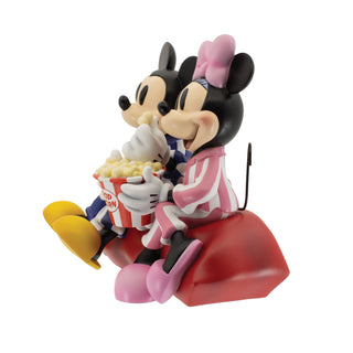 Disney Showcase: Mickey & Minnie Movie Night Figurine sparkle-castle