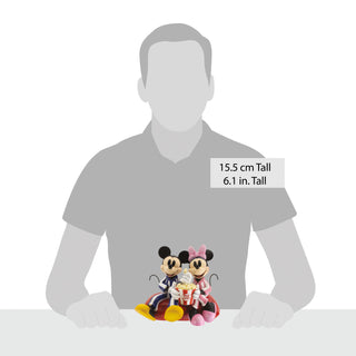 Disney Showcase: Mickey & Minnie Movie Night Figurine sparkle-castle
