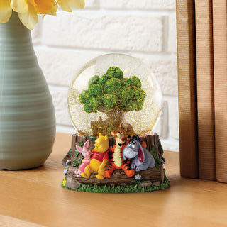 Disney Showcase: Winnie The Pooh 100MM Snow Globe sparkle-castle