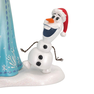 Disney Showcase: Elsa & Olaf Seasonal Figurine sparkle-castle