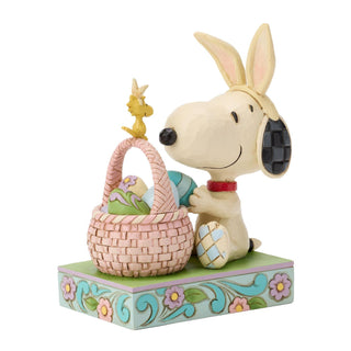 Jim Shore Peanuts: Snoopy w Basket of Easter Egg Figurine