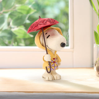 Jim Shore Peanuts: Snoopy in Raincoat Miniature Figurine sparkle-castle