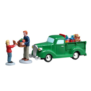 Lemax General Products Village Accessory: Church Toy Drive, Set of 3