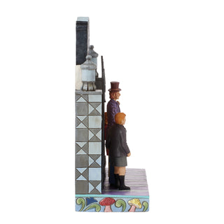 Jim Shore Willy Wonka: Willy Wonka with Children By Gate Figurine sparkle-castle