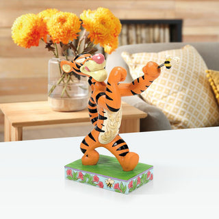 Jim Shore Disney Traditions: Tigger Fighting Bee Figurine sparkle-castle