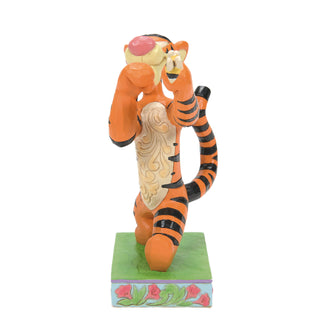 Jim Shore Disney Traditions: Tigger Fighting Bee Figurine sparkle-castle