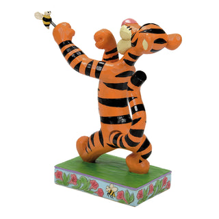 Jim Shore Disney Traditions: Tigger Fighting Bee Figurine sparkle-castle